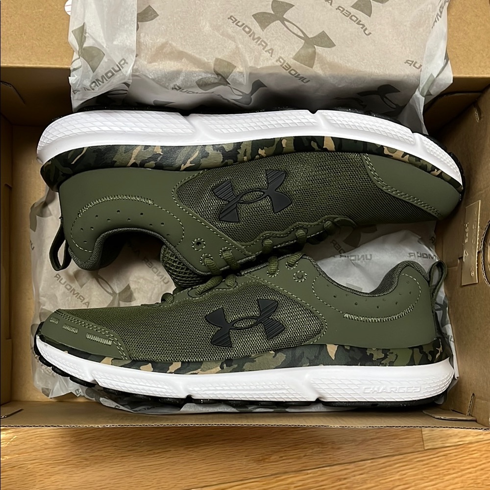 Under Armour Men's UA Charged Assert 10 Camo Shoes - Size 8. Green
